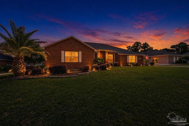 25 Bartlett Cir, Pensacola, FL 32505