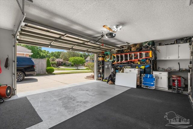 25 Bartlett Cir, Pensacola, FL 32505