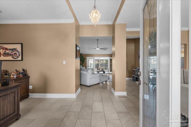 25 Bartlett Cir, Pensacola, FL 32505