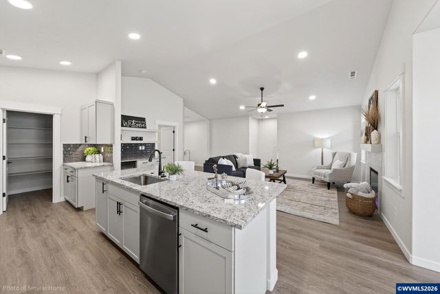 3144 S 13th St, Lebanon, OR 97355