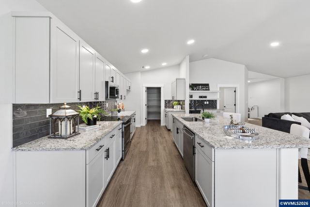 3144 S 13th St, Lebanon, OR 97355