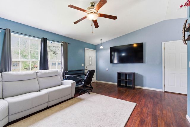 733 Devonshire Road, Valparaiso, IN 46385