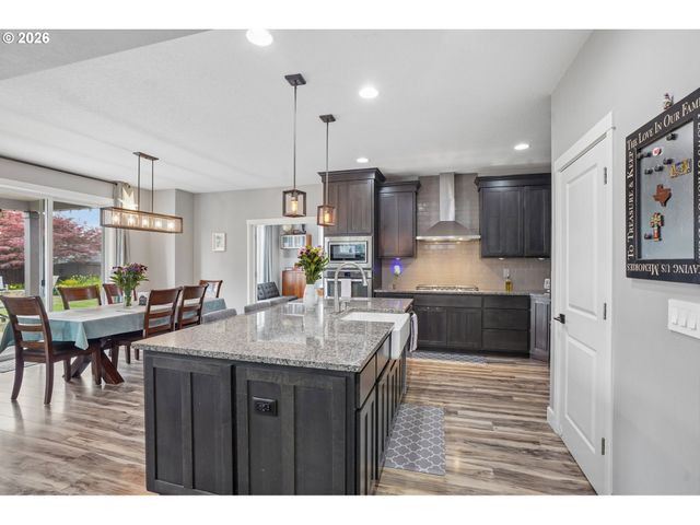 775 N 49TH Ave, Ridgefield, WA 98642
