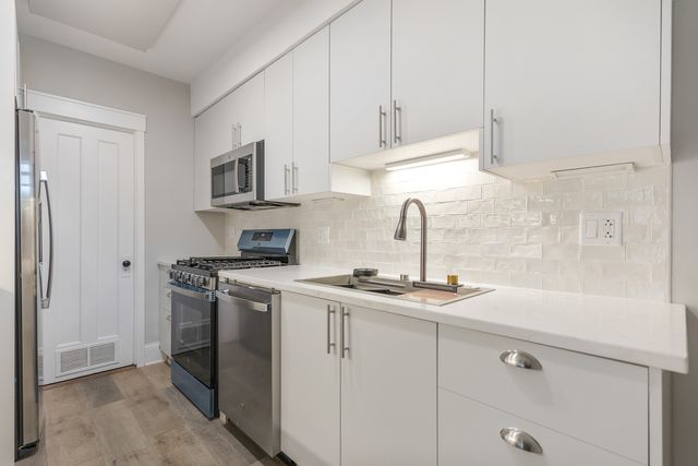 1032 N Austin Boulevard 1N, Oak Park, IL 60302