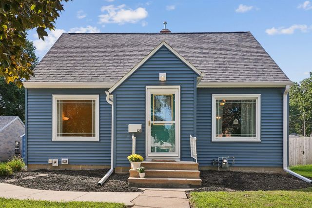 122 Forest Avenue, Waterloo, IA 50702