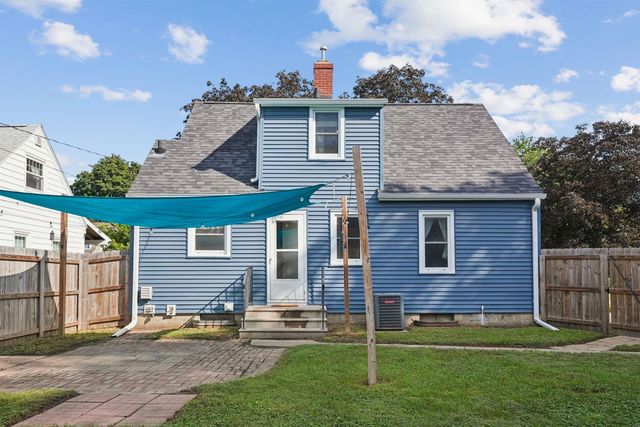 122 Forest Avenue, Waterloo, IA 50702