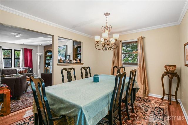 27 Highview Drive, Woodbridge Proper, NJ 07095
