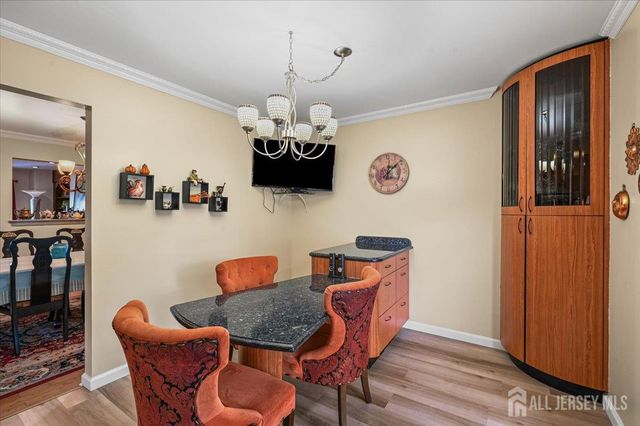 27 Highview Drive, Woodbridge Proper, NJ 07095
