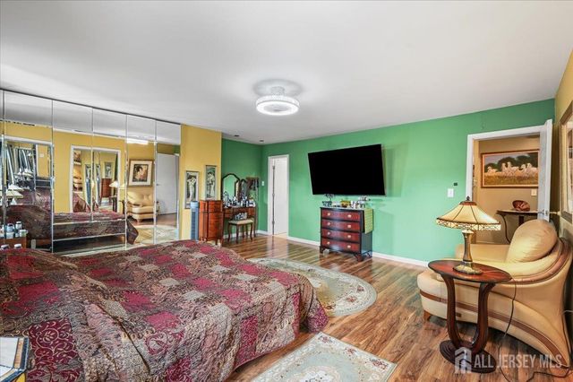 27 Highview Drive, Woodbridge Proper, NJ 07095