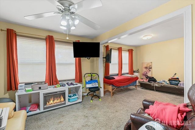 27 Highview Drive, Woodbridge Proper, NJ 07095