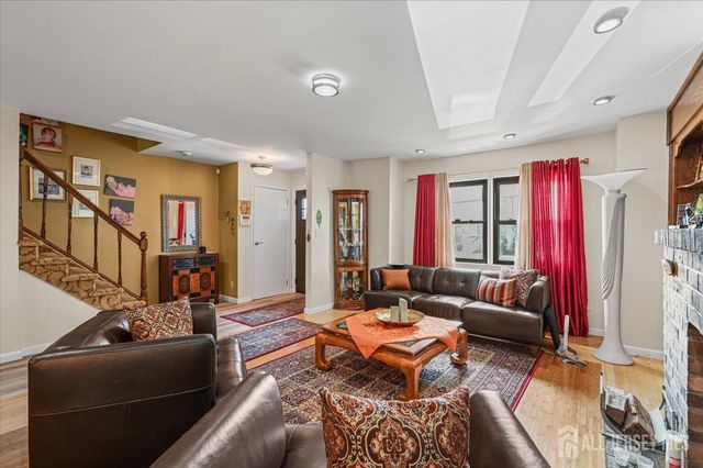 27 Highview Drive, Woodbridge Proper, NJ 07095