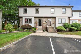 27 Highview Drive, Woodbridge Proper, NJ 07095