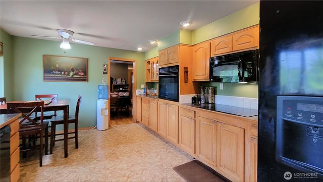 11802 28th Avenue E, Tacoma, WA 98445