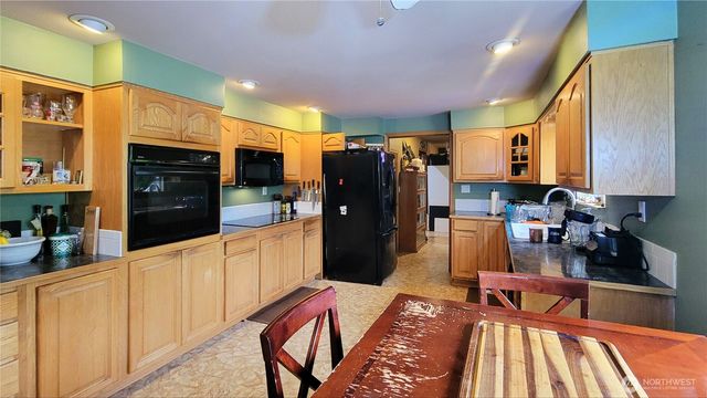 11802 28th Avenue E, Tacoma, WA 98445
