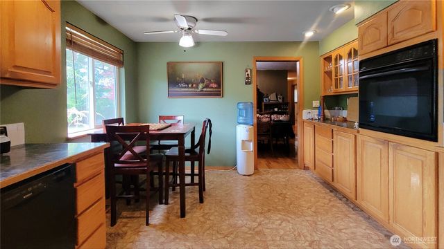 11802 28th Avenue E, Tacoma, WA 98445