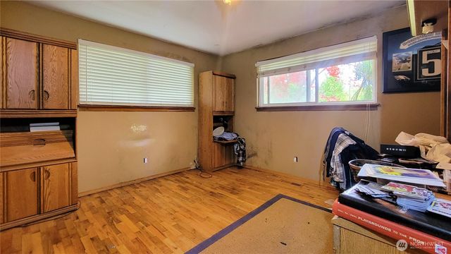 11802 28th Avenue E, Tacoma, WA 98445