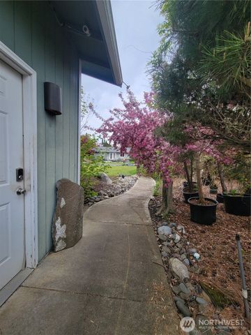 11802 28th Avenue E, Tacoma, WA 98445