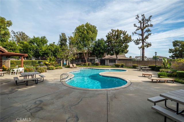 5220 Hanover Way, Montclair, CA 91763