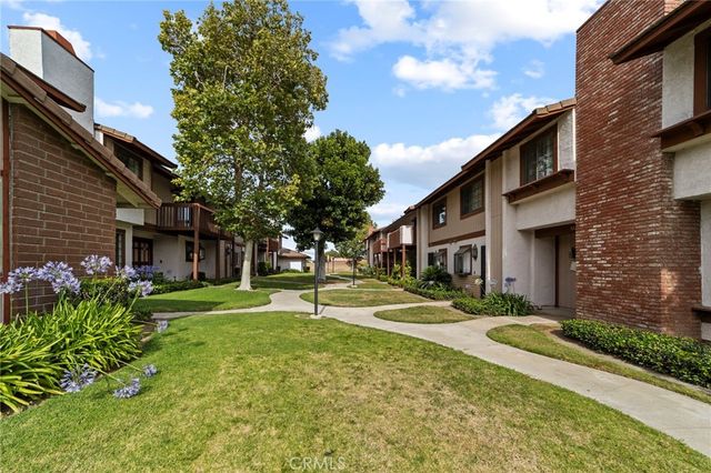 5220 Hanover Way, Montclair, CA 91763