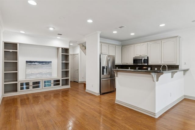 3325 N Haskell Avenue, Dallas, TX 75204