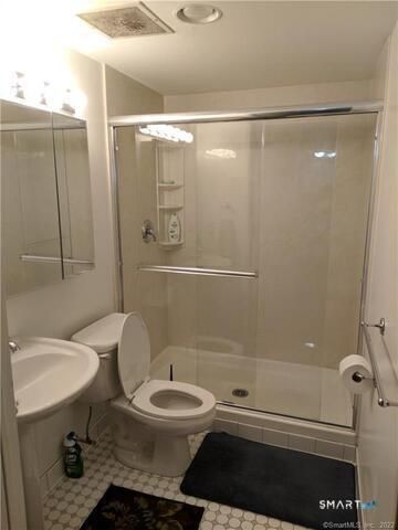 59 Courtland Avenue 3R, Stamford, CT 06902