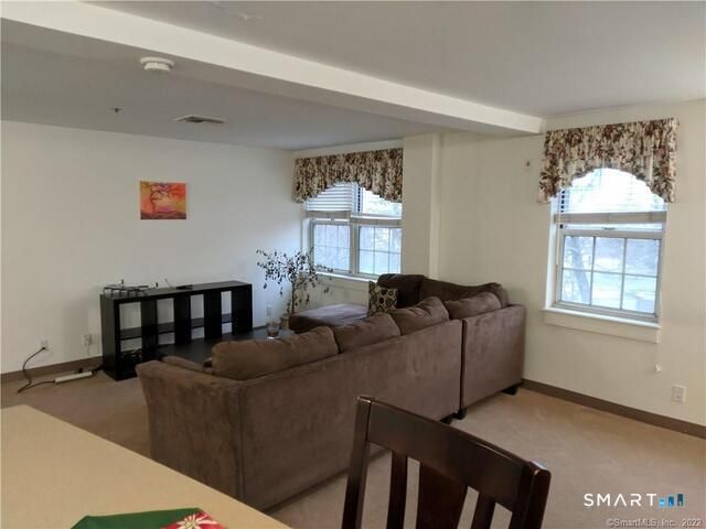 59 Courtland Avenue 3R, Stamford, CT 06902