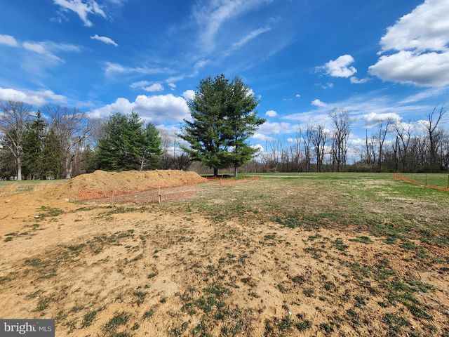 324 BISHOP HOLLOW RD, Newtown Square, PA 19073