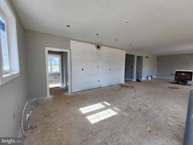 324 BISHOP HOLLOW RD, Newtown Square, PA 19073