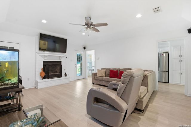 780 BURGES ST, Seguin, TX 78155