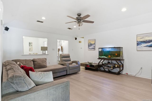780 BURGES ST, Seguin, TX 78155