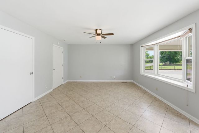 900 Saunders Ave, Madison, TN 37115