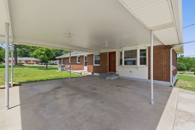 900 Saunders Ave, Madison, TN 37115