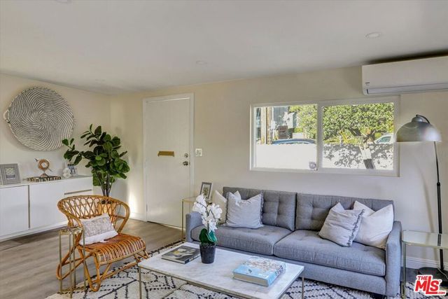 624 W Beach Avenue, Inglewood, CA 90302