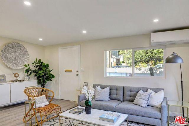 624 W Beach Avenue, Inglewood, CA 90302