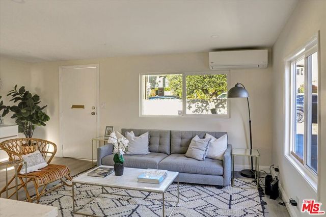 624 W Beach Avenue, Inglewood, CA 90302