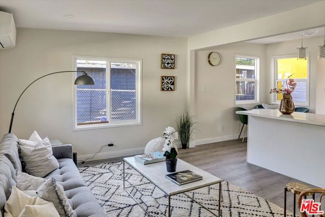 624 W Beach Avenue, Inglewood, CA 90302