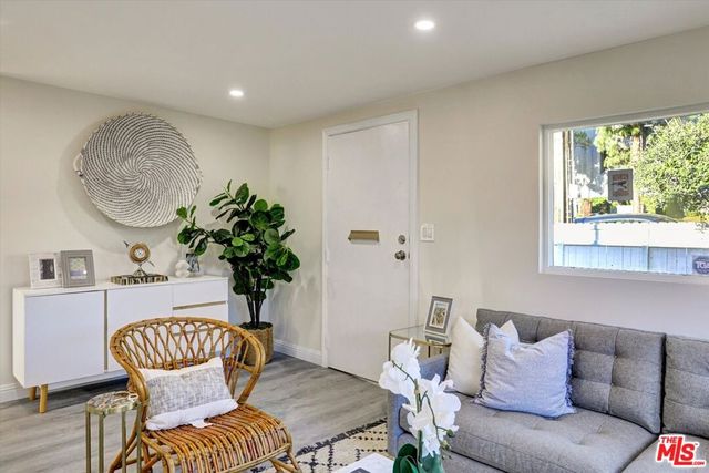 624 W Beach Avenue, Inglewood, CA 90302