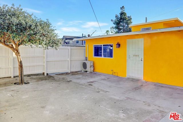 624 W Beach Avenue, Inglewood, CA 90302