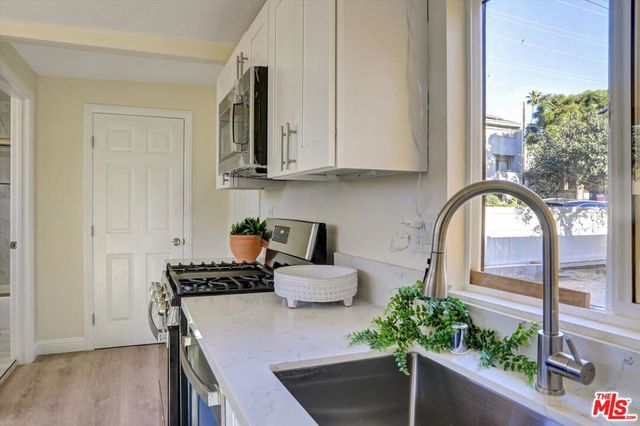 624 W Beach Avenue, Inglewood, CA 90302