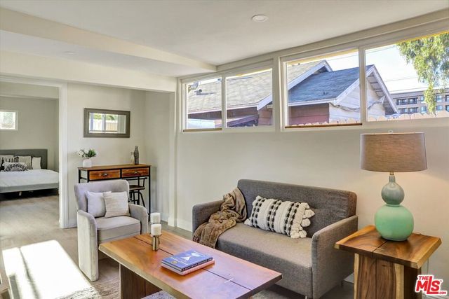 624 W Beach Avenue, Inglewood, CA 90302