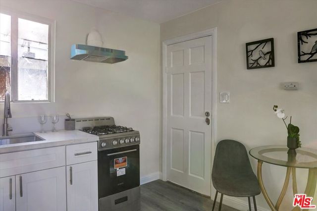 624 W Beach Avenue, Inglewood, CA 90302