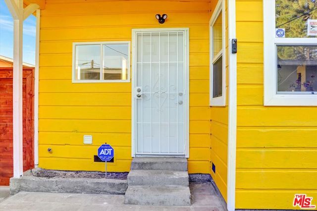 624 W Beach Avenue, Inglewood, CA 90302