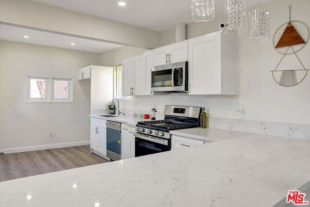 624 W Beach Avenue, Inglewood, CA 90302