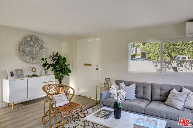 624 W Beach Avenue, Inglewood, CA 90302