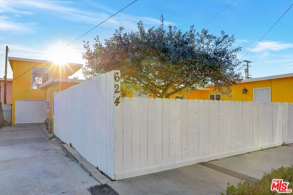 624 W Beach Avenue, Inglewood, CA 90302