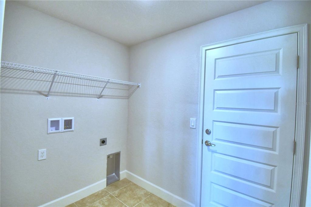 Image 10 of property listing at 4426 JUNEBERRY DRIVE, Auburndale, FL 33823