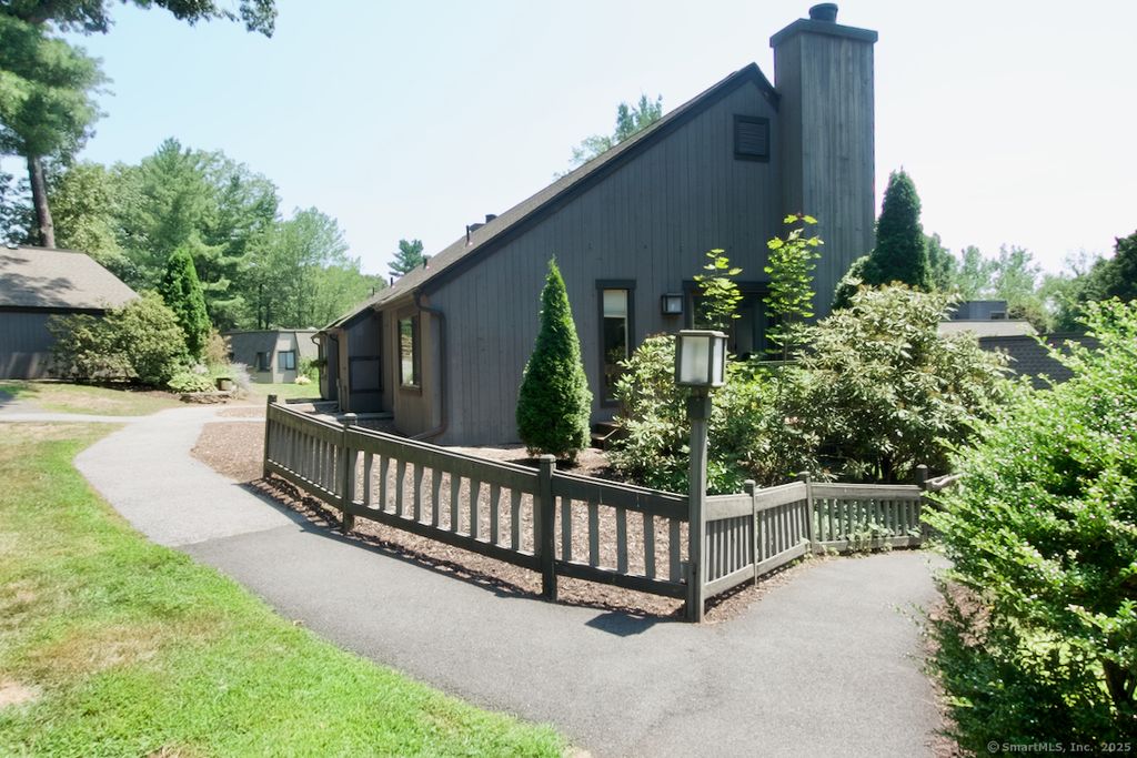 142 Mallard Drive 142, Avon, CT 06001