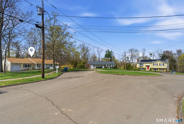 50 Stratton Court, Hamden, CT 06514