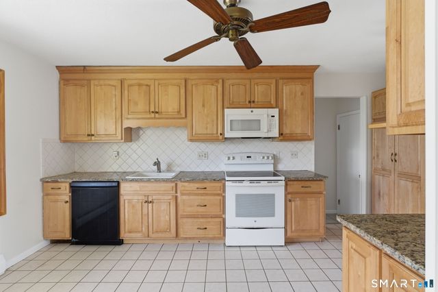 50 Stratton Court, Hamden, CT 06514