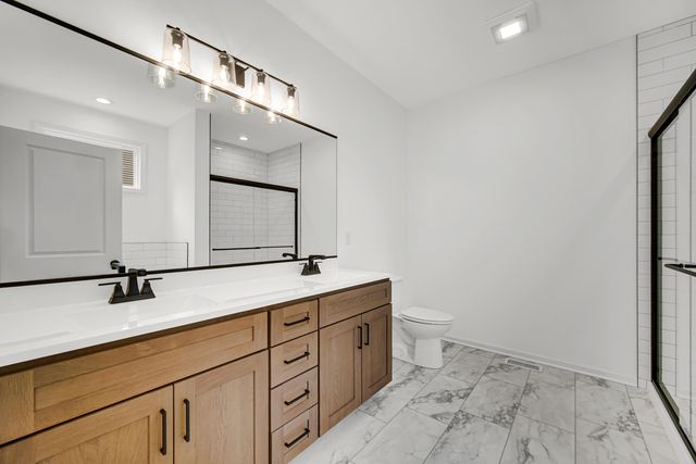 291 Crooked Oak Parkway, Valparaiso, IN 46385